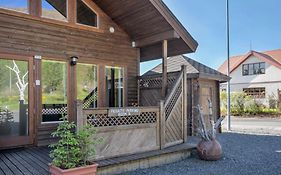 Beautiful Guestroom To Rent With A Mountain View
